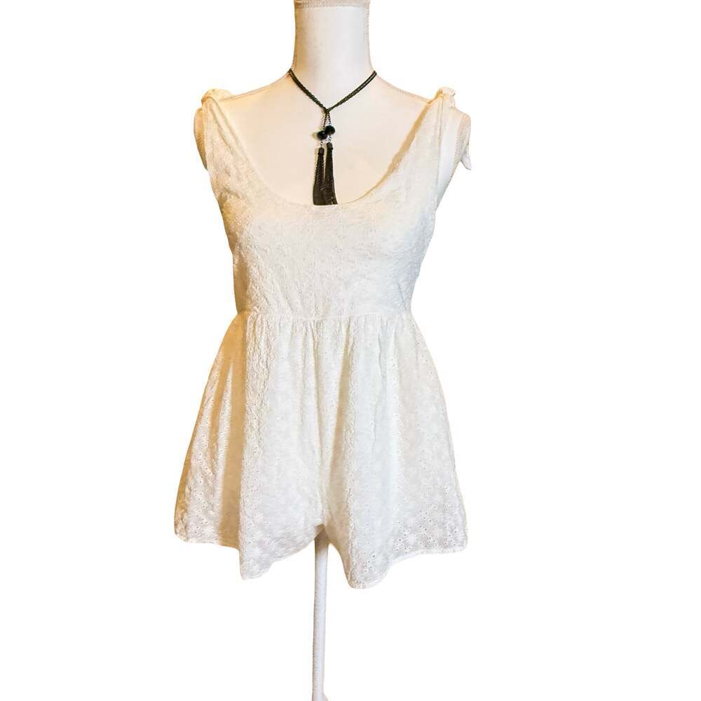 Princess Polly White Eyelet Tie Shoulder Romper Size 2